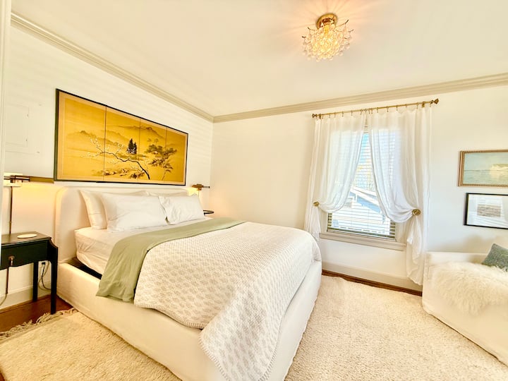 Organic latex queen mattress, cooling for those who sleep warm