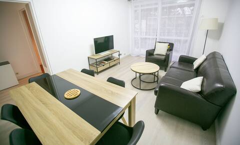 Bright Versailles / Paris