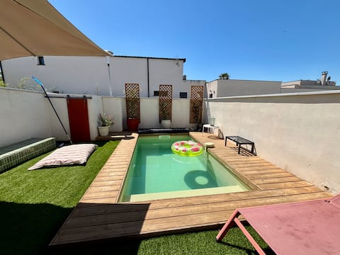New house with pool in a quiet area