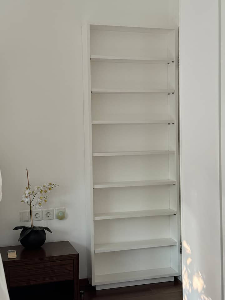 Წიგნების თარო