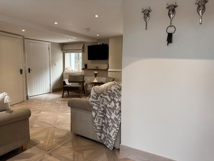 Greystone | 3 Bedroom Luxury Cottage | Hottub - Belfast