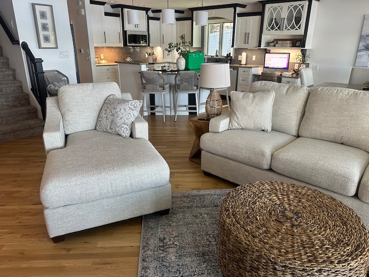 Newly Remodeled House: East Lake Waterside Haven! - 오코보지