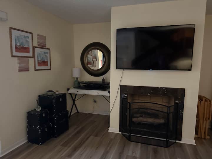 New Smyrna Beach Paradise Two Blocks To The Ocean! - New Smyrna Beach, FL