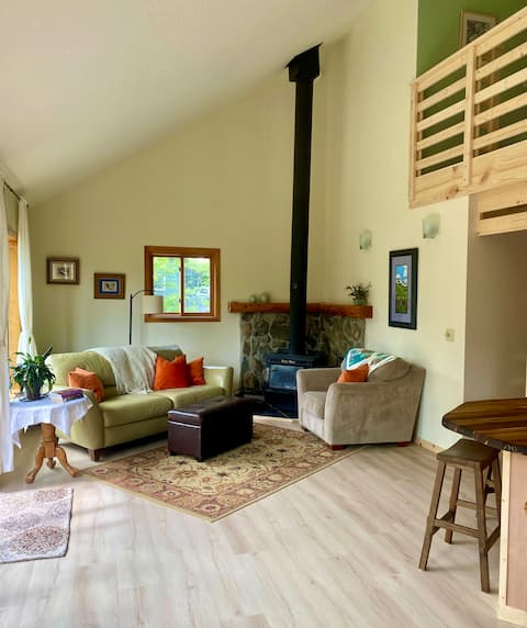 Top performing Airbnb: Seaside Hideaway in Homer