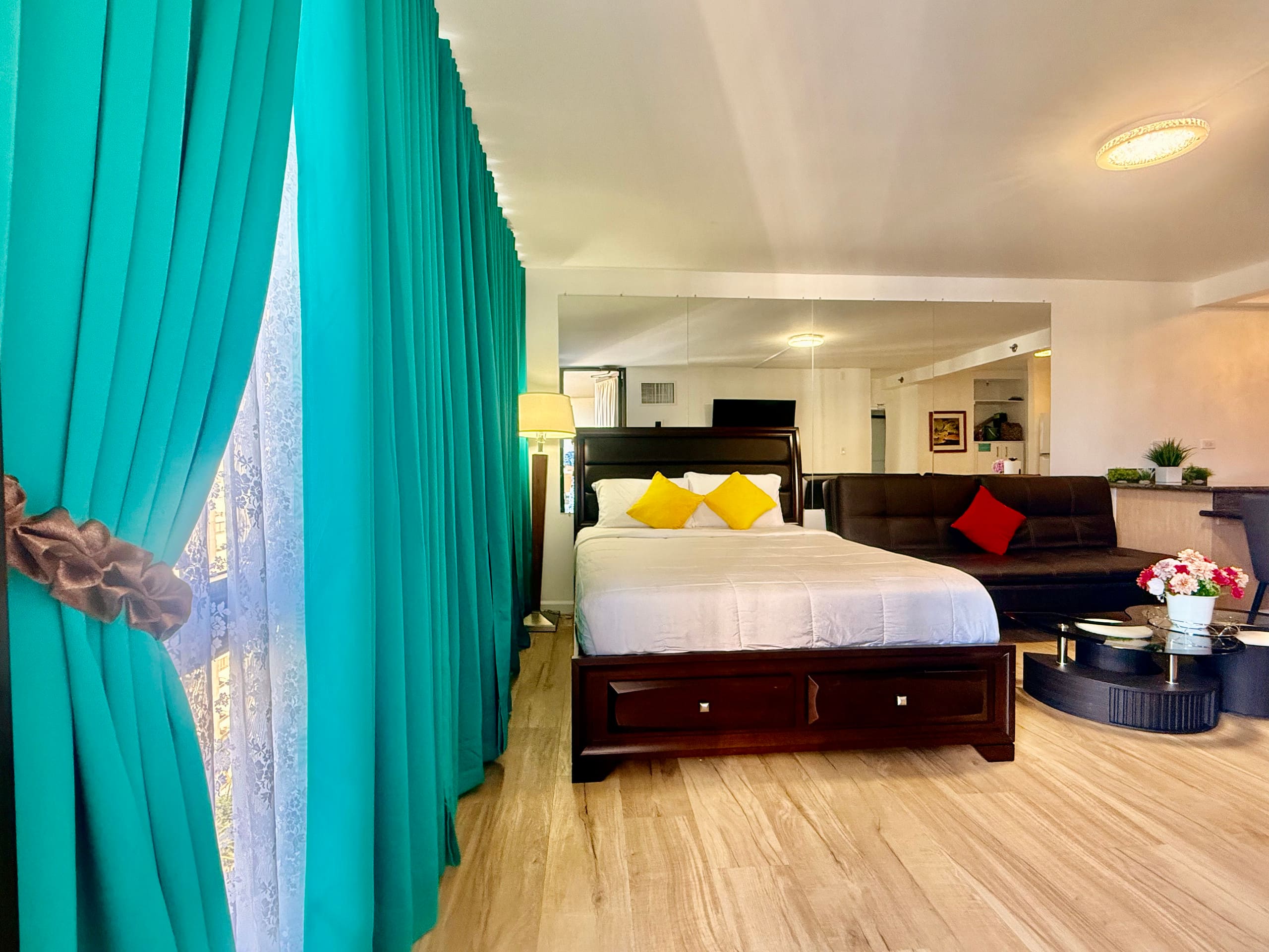 Condo in Honolulu · ★4.89 · 1 bedroom · 3 beds · 1 bath - Image 12