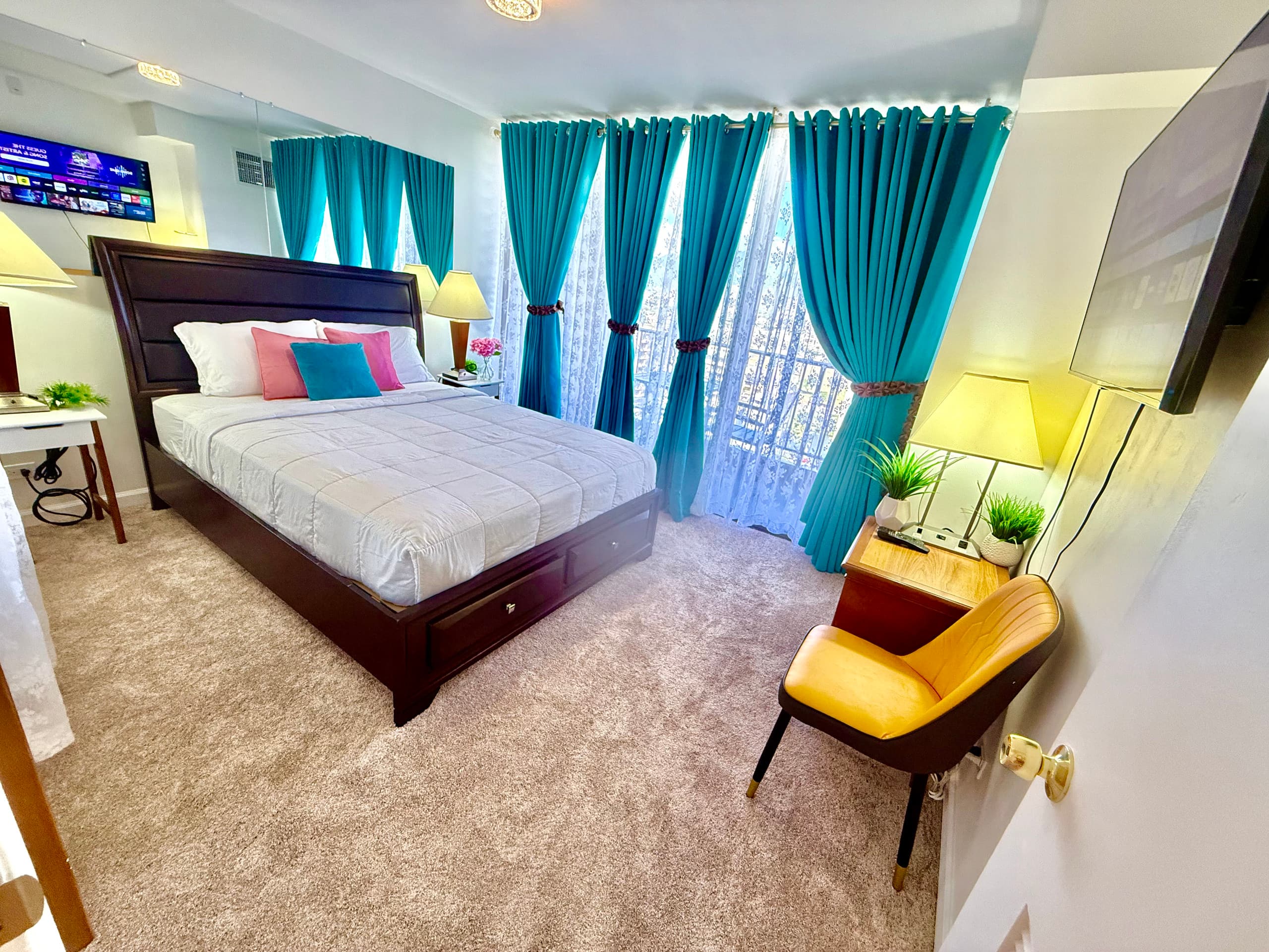 Condo in Honolulu · ★4.89 · 1 bedroom · 3 beds · 1 bath - Image 57