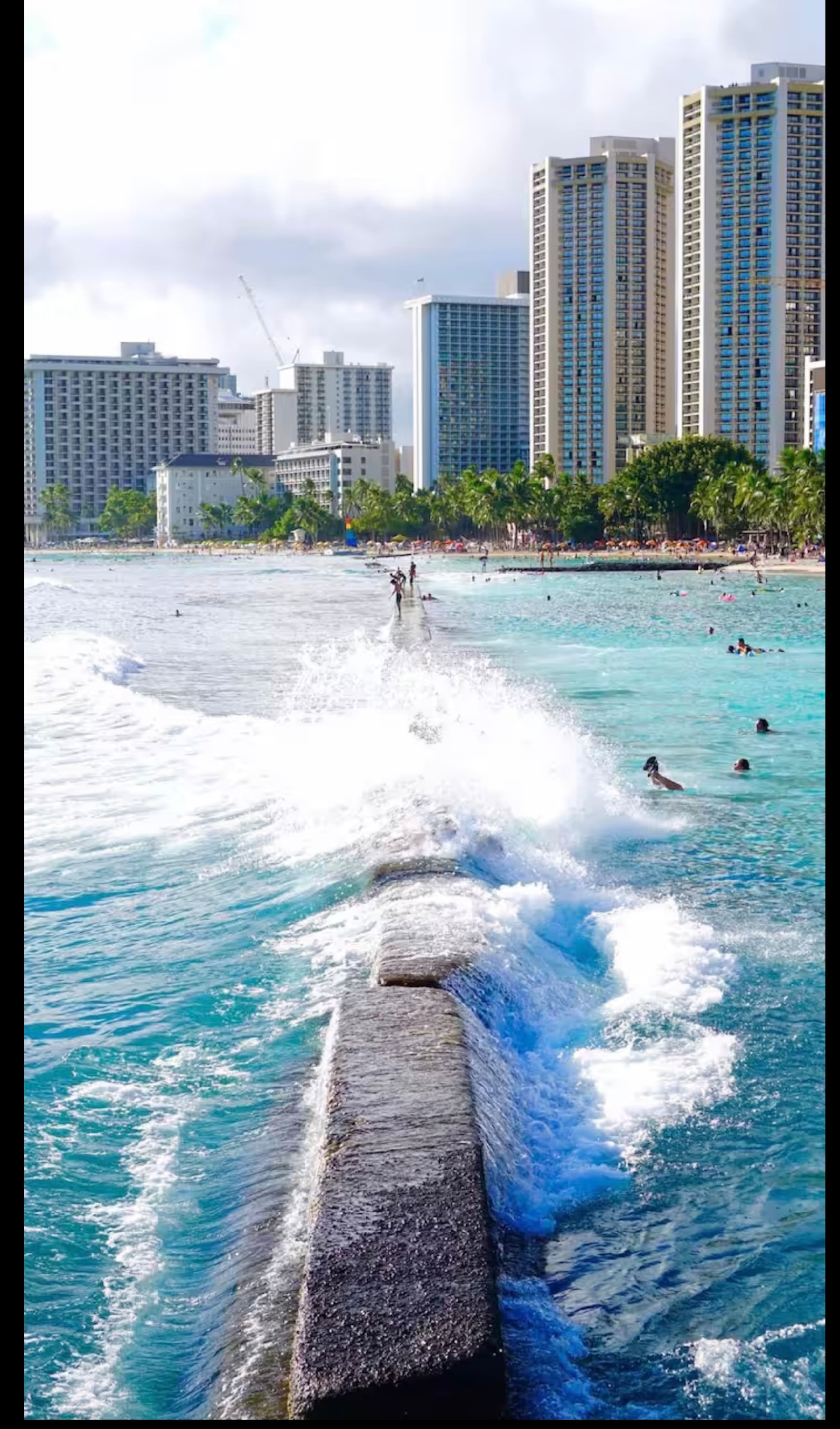 Condo in Honolulu · ★4.89 · 1 bedroom · 3 beds · 1 bath - Image 59