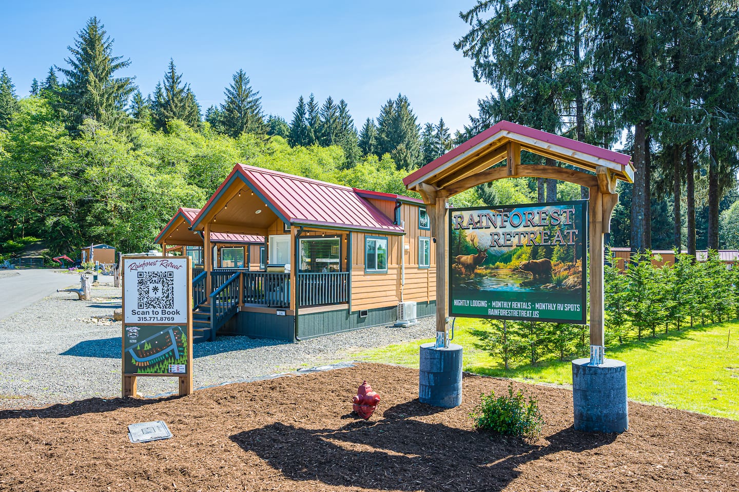 Rainforest Tiny Home Retreat: Retro photo 5