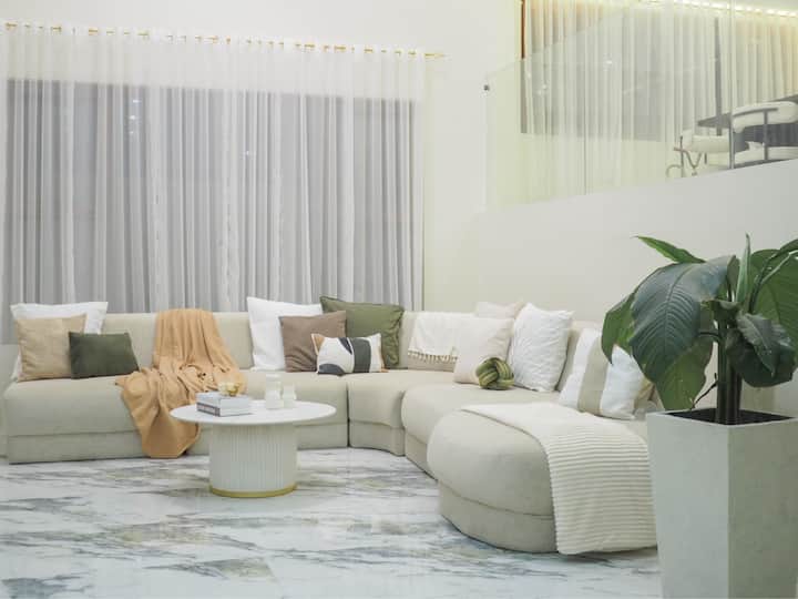 Baudains Mansion – 4br Luxury Villa With City View - Binangonan