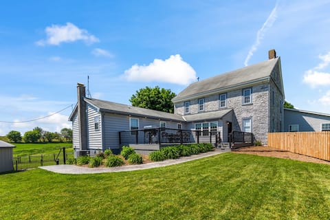 Restored 1800s Farmhouse on Working Sheep Farm