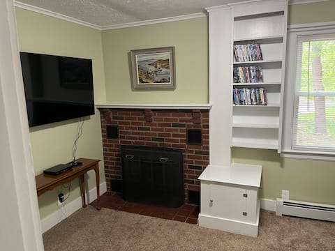 Top Airbnb: House, sleeps 8, close to beach in Saco