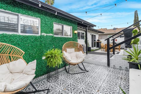 Modern 3-Bedroom Villa, Luxurious Outdoor Oasis