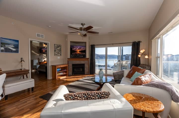 Waterfront Condo In Lake Ozark! - Lake Ozark, MO