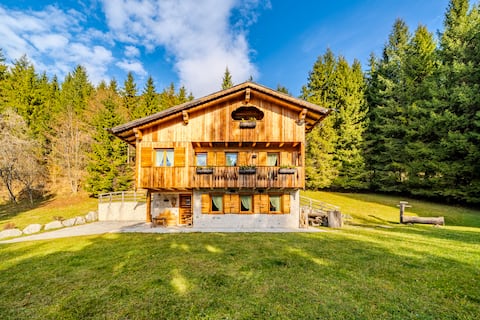 The Mountain Wood Lodge