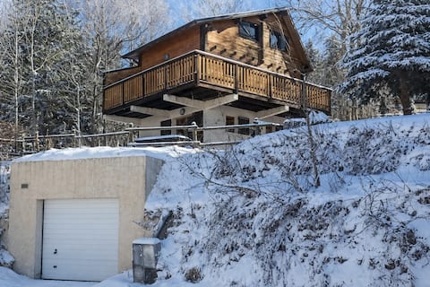 4-sided chalet with garage