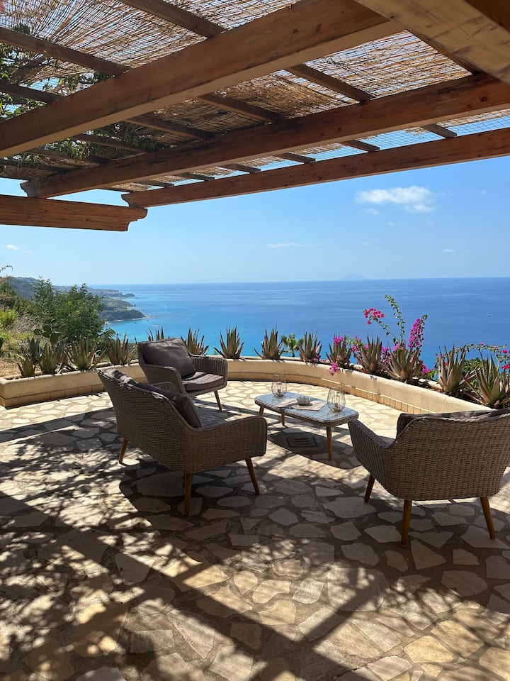 Villa bella vista -panoramic sea view near Tropea