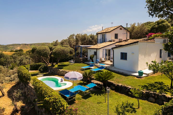 Villa acquaro santa caterina dello ionio with pool