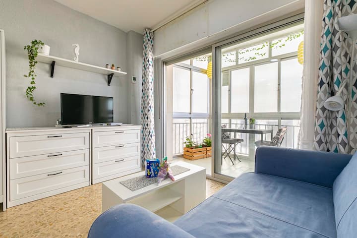 Modern And Bright, With A Balcony In The Centre - Aeropuerto de Málaga - Costa del Sol (AGP)
