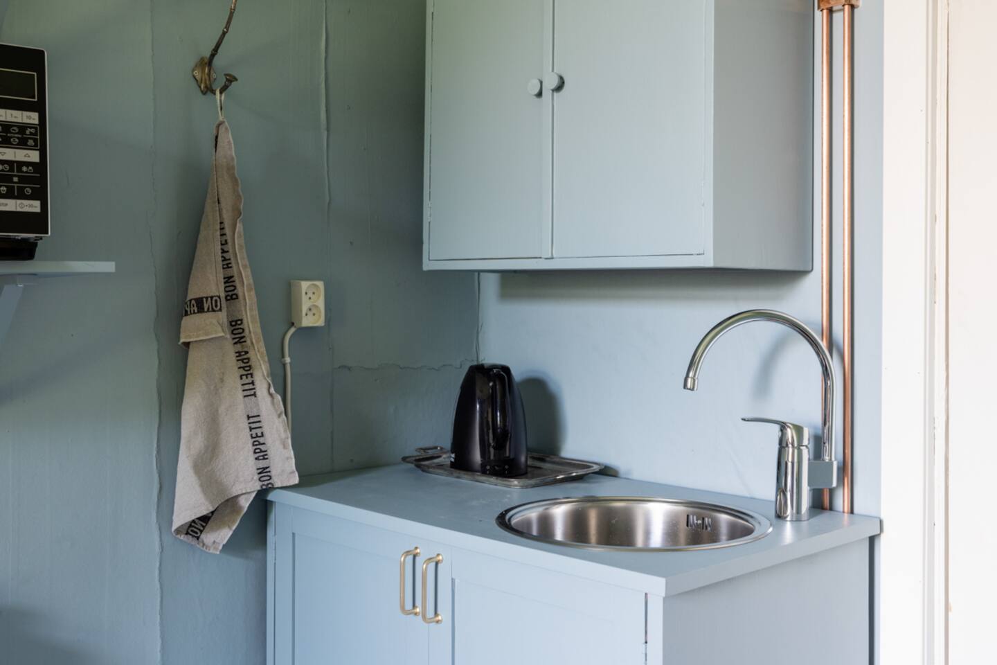100 Yrs Old House: Room + Kitchenette & Bath, Wifi 5