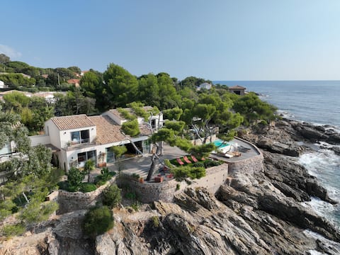 Sublime waterfront villa