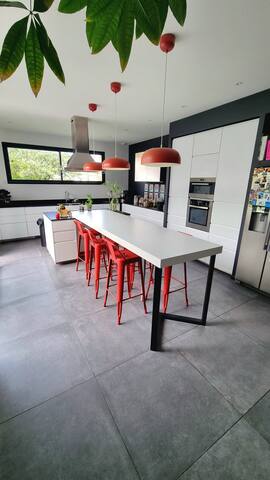 Maison de 220m2 avec piscine gallery image 5