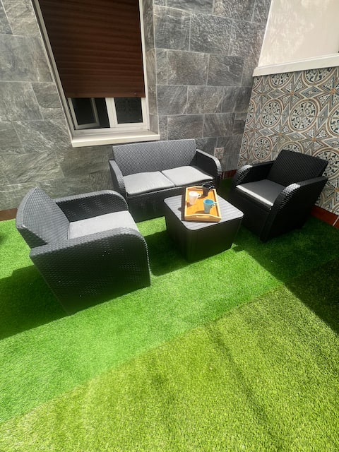 Centrally located apartment with terrace EBI02919