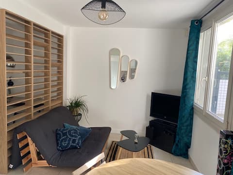 Airbnb performant: Charming rental with outdoor area in Les Arceaux. à Les Cévennes