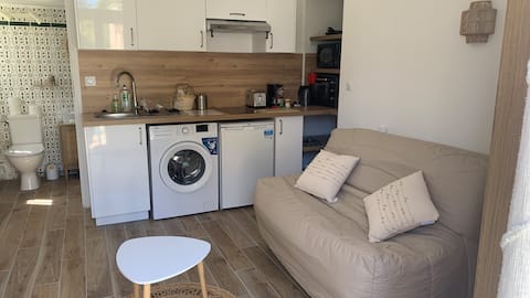 Propriété Airbnb réussie: Beautiful studio, everything within walking distance. à Saint Raphaël
