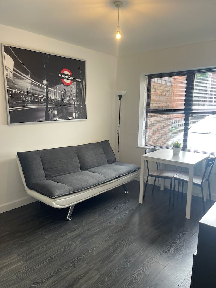 Flat In Sutton With Parking Free - Croydon
