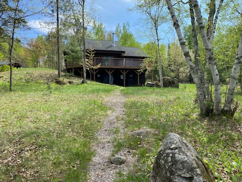 Birch Point
Cozy log cabin on Garden Lake