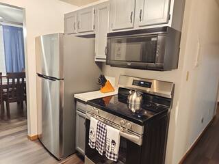 Niagara Falls 2 Bed First Floor Apartment, photo 5 of 38