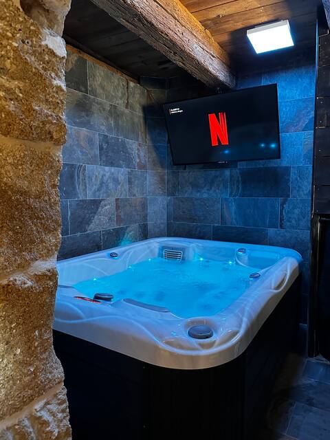 Pont du Gard - House, Spa,Peaceful Charm and Luxury