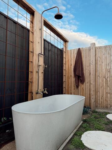 The Lon House gallery image 5