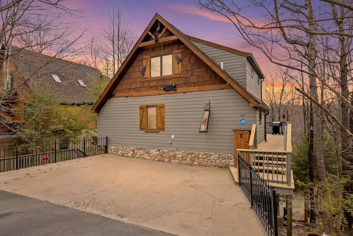 Bear Valley Cabin By Beyond Expectations - Pigeon Forge, TN