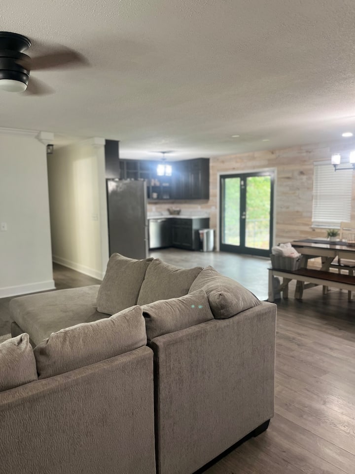 Modern Duplex For Families - Cullman, AL