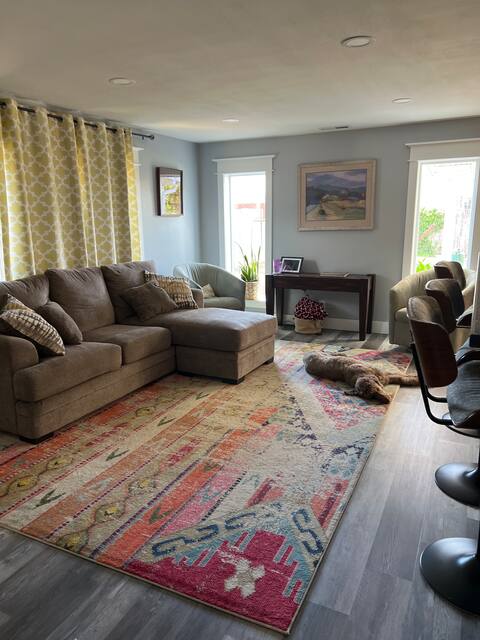 Central location 3/2 home