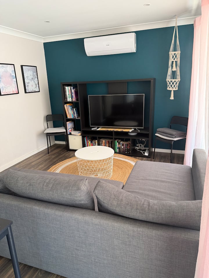 Granny Flat On Acreage Close To The Airport - Kalamunda