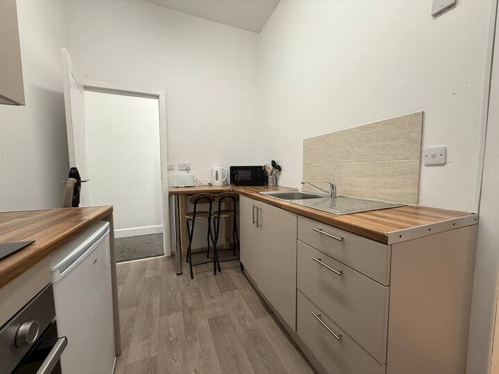 City Centre Bury Stay | Modern 3 Beds, 2br - Bury