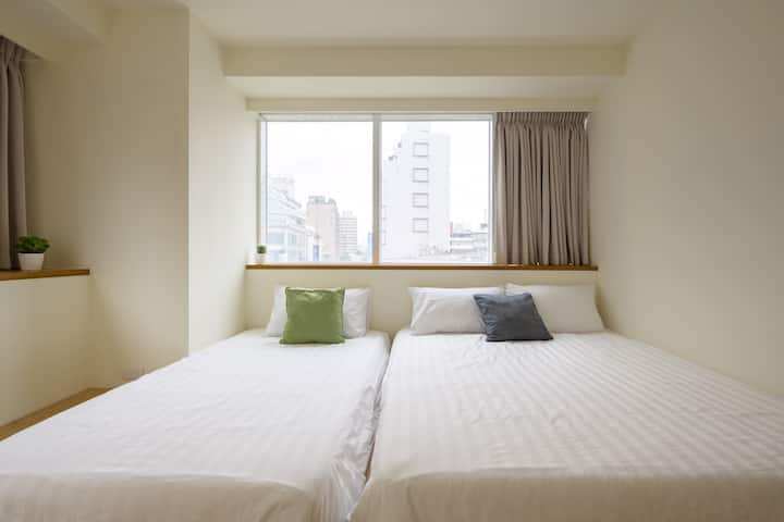 Výška postele je relatívne nízka, vhodná pre batoľa na spanie.