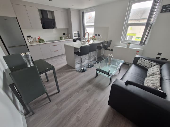 4-bed Flat - 4 Ensuites | Contractors | Families - Henley-on-Thames