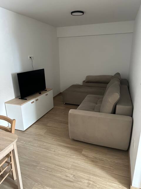 Top Airbnb: One-bedroom apartment apt 4 in Četrtna Skupnost Šentvid