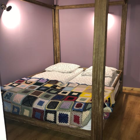 Nature Lodge
"Les Pas Sages"
Sleeps 3