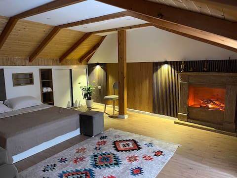 Luxury Loft Retreat
Pedestrian street