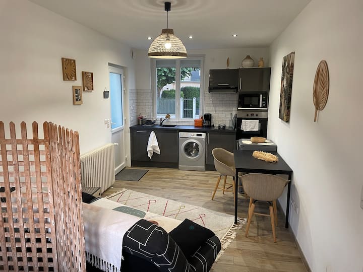 Charmant Studio Dans Une Maison - ibis Budget Caen Memorial
