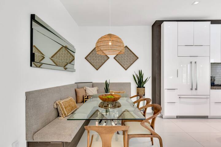 NEW Mansion WALK to LAS OLAS HOSTS 14 gallery image 5