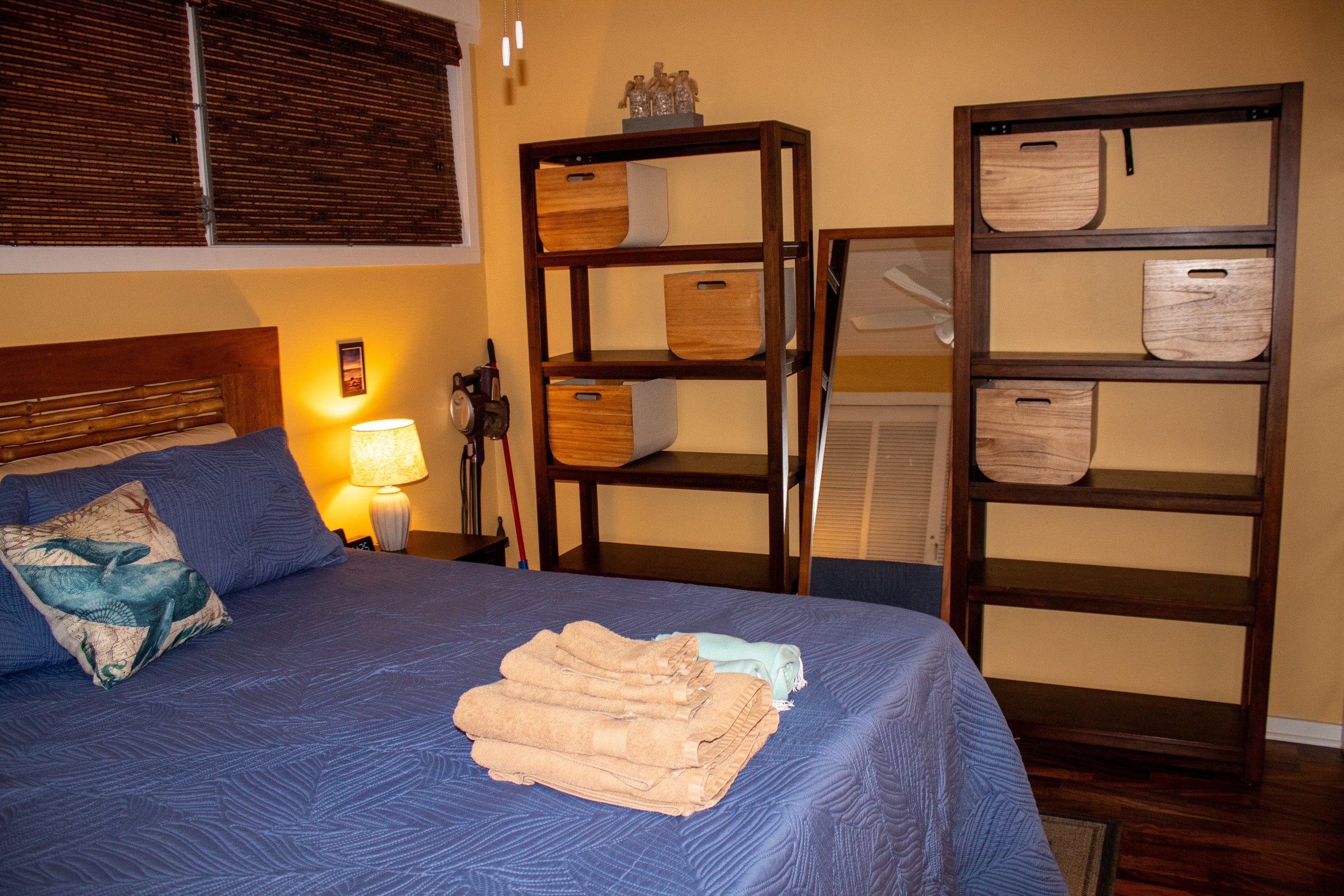 Condo in Kailua-Kona · ★4.84 · 1 bedroom · 2 beds · 1 private bath - Image 12