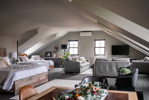 The British Hotel - Penthouse J.W. McConnell