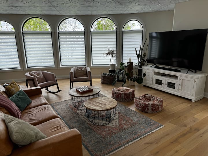 Sunset Shores Lakeside Dome Home - Manitowoc, WI
