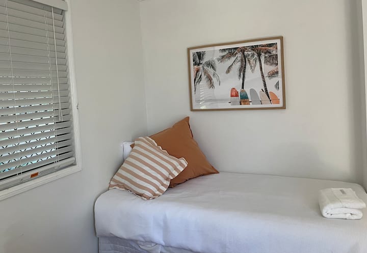 Single bed or place to chill