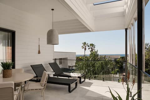 Top performing Airbnb: Sophisticated Beach Abode in Peregian Beach